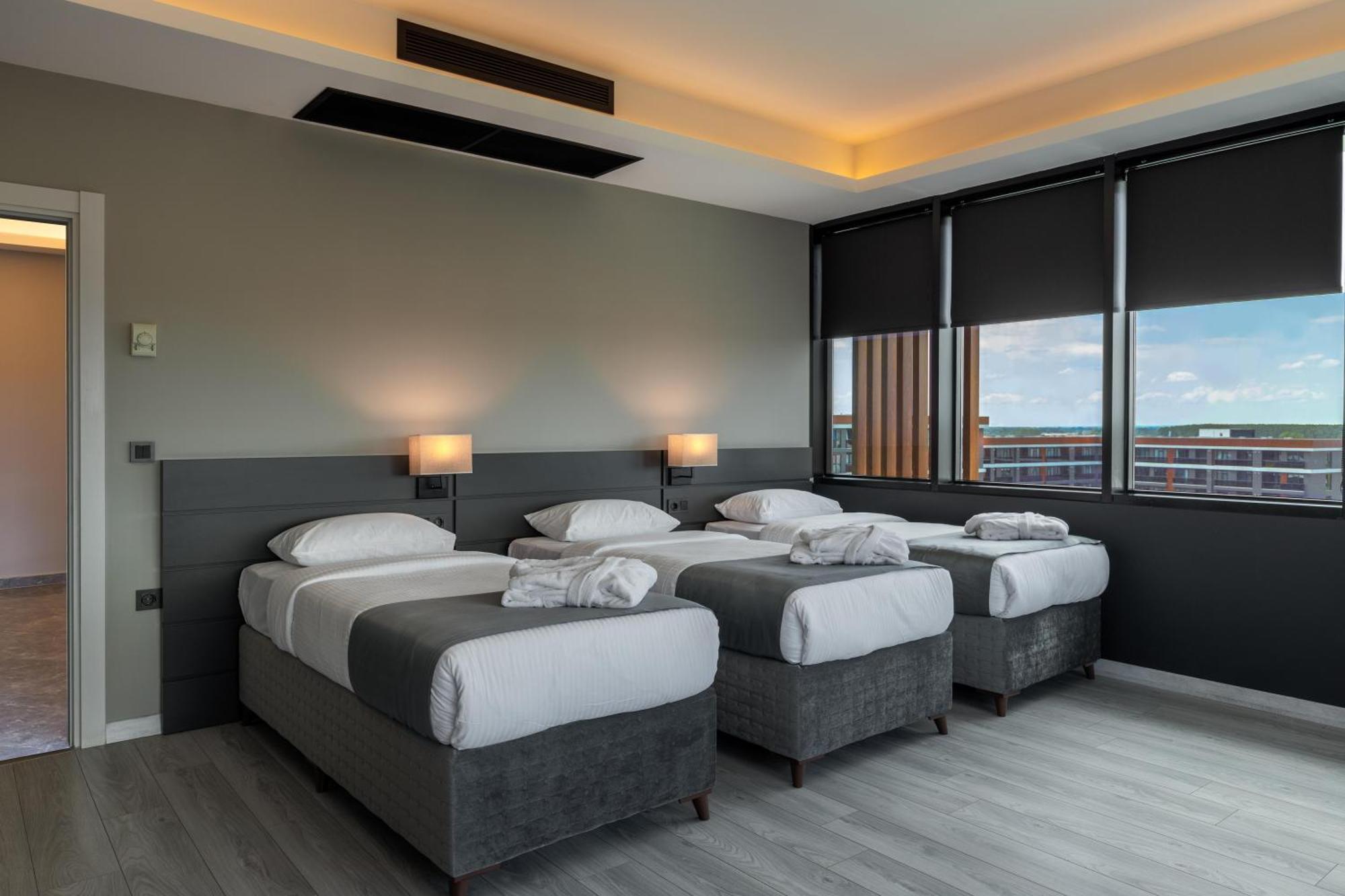 Hotel The Plaza 4*
